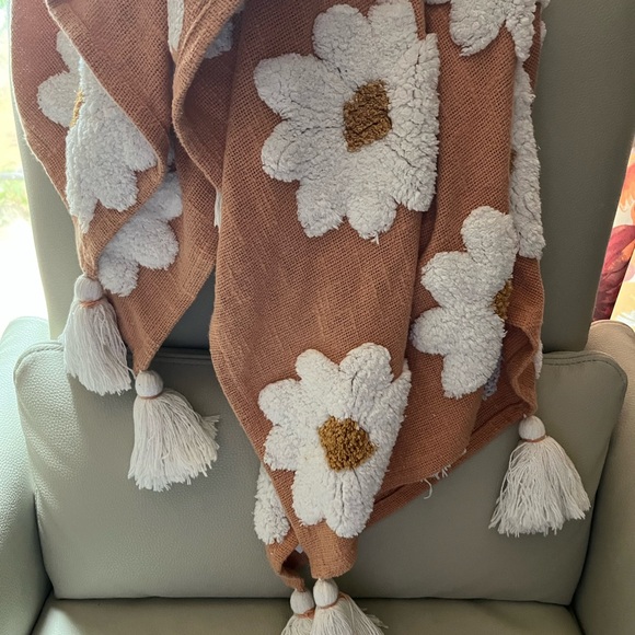 Rachel Zoe Brown and White Floral Throw Blanket - Picture 1 of 8